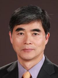  Dae-seon Yoo, CIO of Korea Post's savings bureau