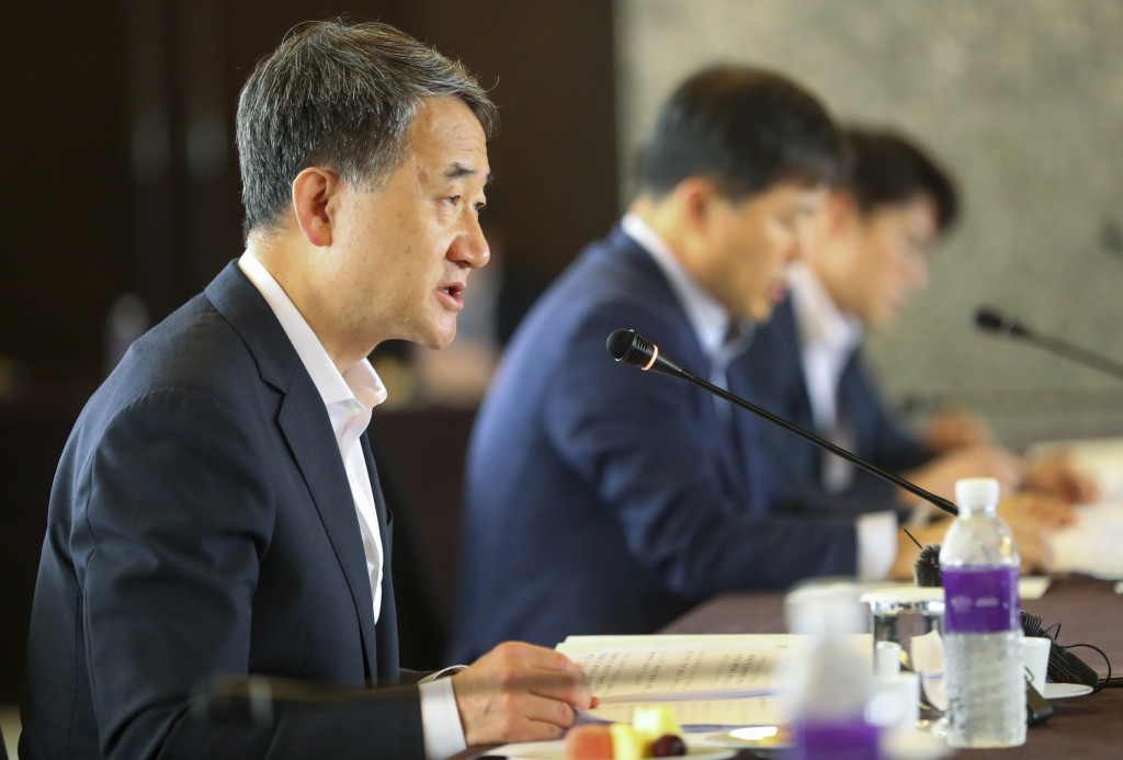 Neung-hoo　Park,　Minister　of　the　Ministry　of　Health　and　Welfare,　speaks　at　the　8th　National　Pension　Fund　Management　Committee　on　July　31