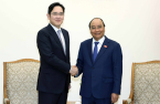 Samsung’s Jay Y. Lee meets Vietnam's PM Phuc to discuss business ties
