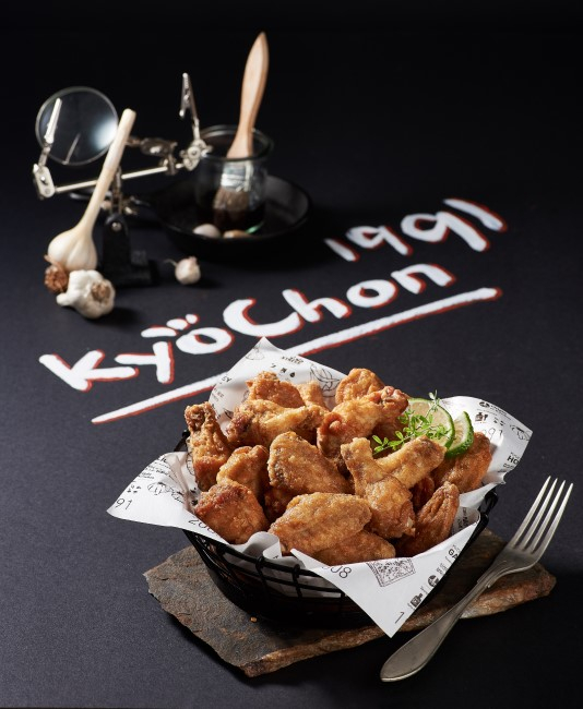 Korean　fried　chicken　brand　eyes　global　expansion　post-IPO　　