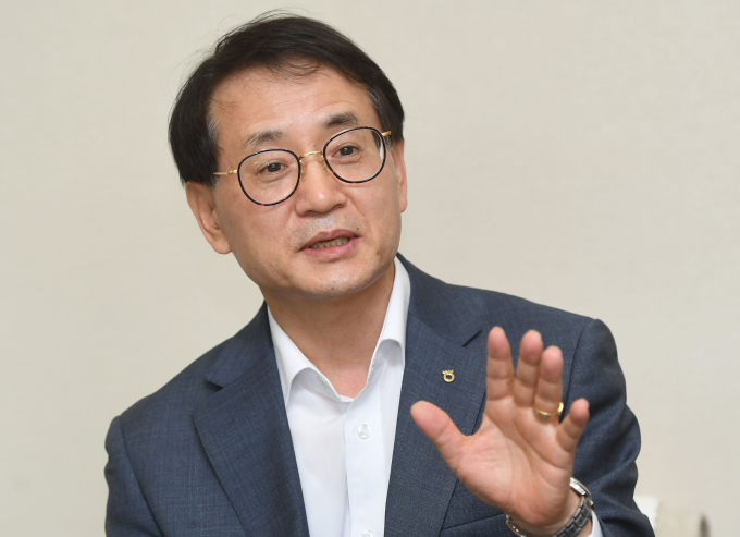 NongHyup's　CIO　Park　Hak-joo