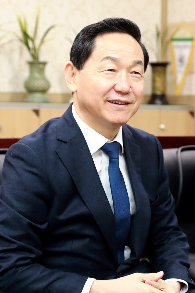 Kim　Sang-gon　was　named　as　KTCU's　new　CEO.