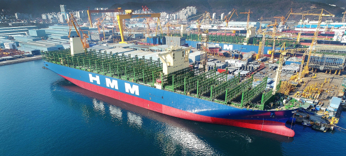 HMM's　24,000　FEU　container　ship　launched　in　April　2020