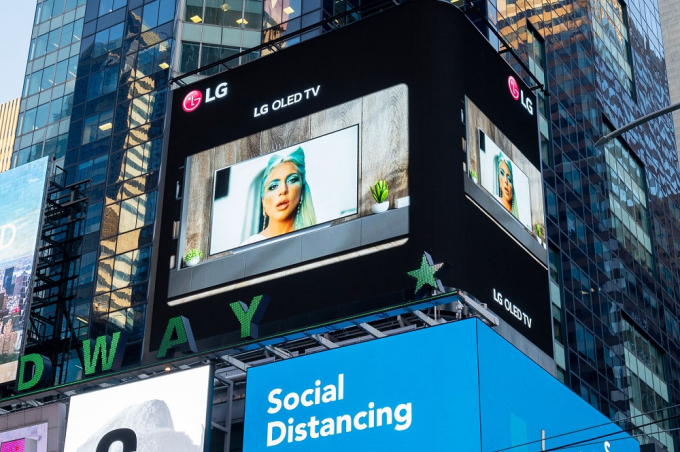 Lady Gaga lights up LG screen in Times Square  