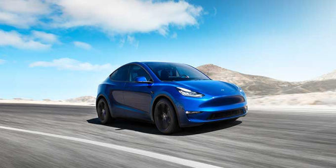 Tesla's　fully　electric　SUV　Model　Y