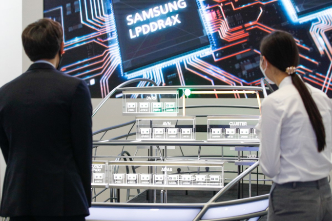 Samsung semiconductor booth at the International Semiconductor Exhibition (SEDEX) 2020