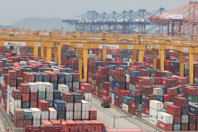 Korea set to overtake Japan as No. 5 exporter by 2026