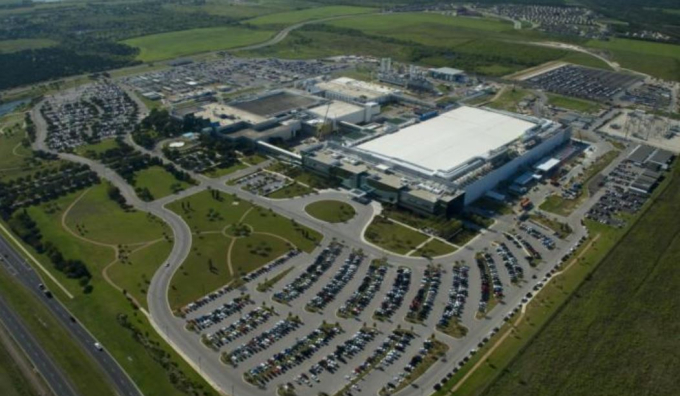 Samsung　chip　plant　in　Austin,　Texas.