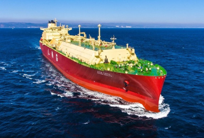 An　LNG　carrier　made　by　Hyundai　Heavy　Industries