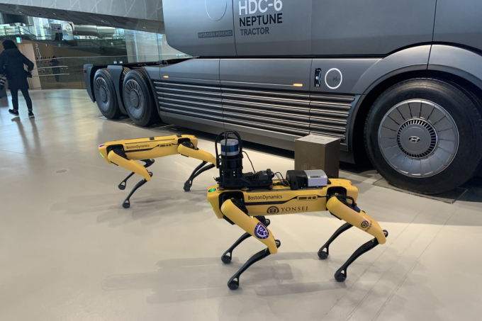 See Spot trot: Hyundai Motor wows crowd with robotic dog