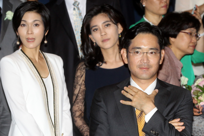 From　left:　Samsung　Group　heirs　Lee　Seo-hyun　(Samsung　Welfare　Foundation　chair),　Lee　Boo-jin　(Hotel　Shilla　CEO),　Jay　Y.　Lee　(Samsung　Electronics　vice-chairman)