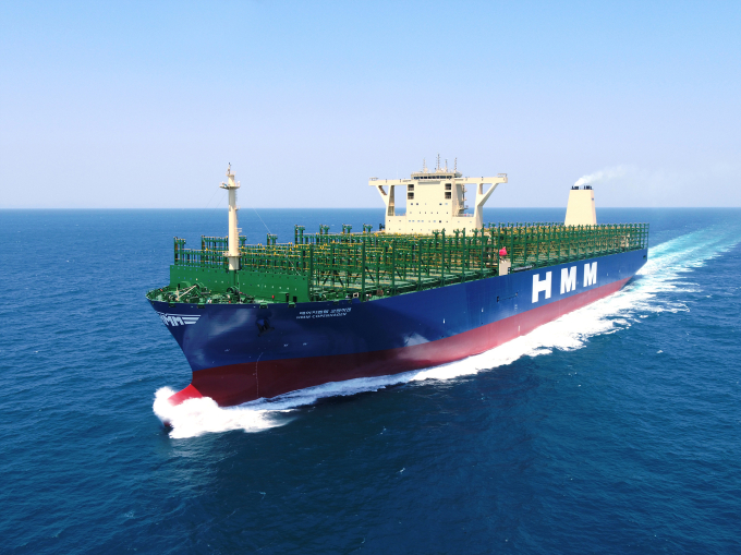 Container ship built by Daewoo Shipbuilding & Marine Engineering