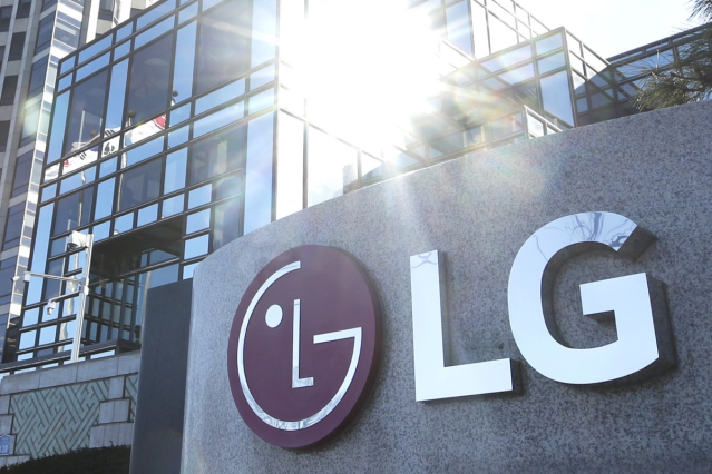 LG Electronics to consider selling smartphone business