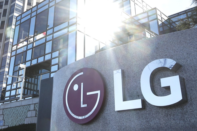LG Electronics to consider selling smartphone business
