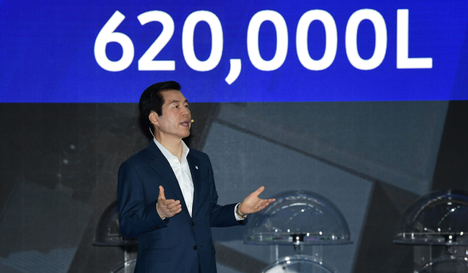 Samsung　Biologics　CEO　Kim　Tae　Han　delivers　a　speech　on　its　investment　plan　in　November　2020