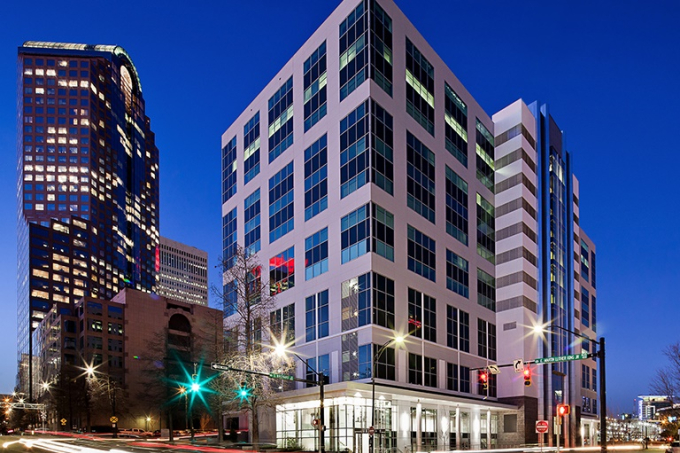 Office　building　at　300　South　Brevard　Street　in　Charlotte,　North　Carolina