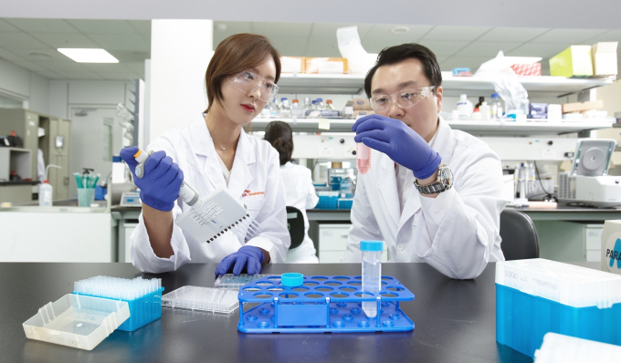 SK Holdings raises /> bn from block sale of SK Biopharm shares