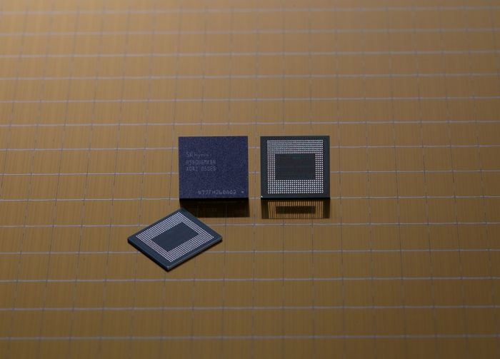 SK　Hynix's　18　GB　mobile　DRAM,　offering　the　industry's　largest　capacity
