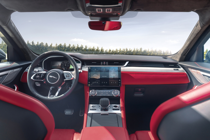 Jaguar EV equipped with LG Electronics' in-vehicle infotainment system
