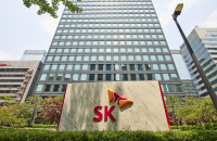 SK Lubricants draws Japan's refiner Enoes, three PEFs