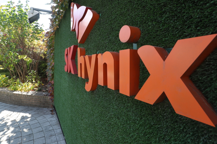 Samsung, SK Hynix at crossroads, challenged by underdogs