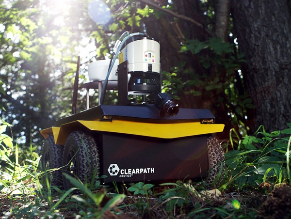 Clearpath’s　unmanned　ground　vehicle　(UGV),　Jackal