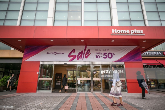 MBK acquired 100% of HomePlus for 7.2 trillion won (.6 billion) in 2015