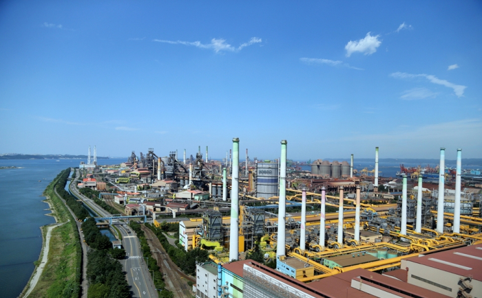 POSCO's　steel　plant　in　the　city　of　Pohang 