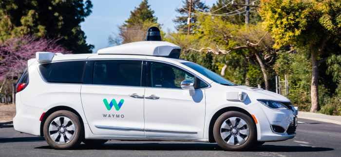 Waymo's　self-driving　car　undergoes　testing　on　a　street　near　Google's　offices.　(Source:　Getty　Images　Bank)