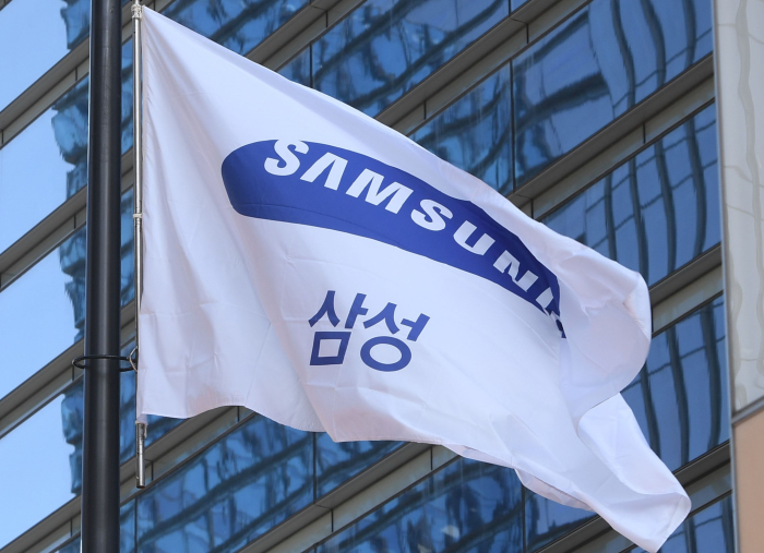 Samsung,　LG　Elec　deliver　above-consensus　Q1　earnings