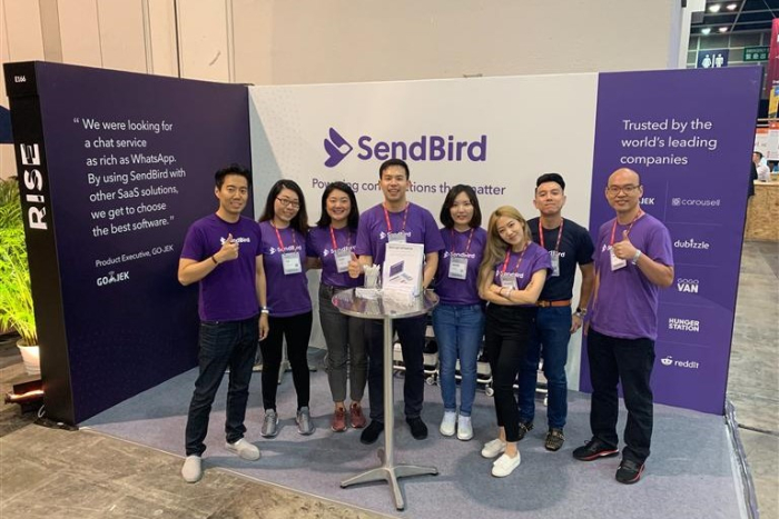 Sendbird　team　at　an　event　in　Hong　Kong.　CEO　Kim　Dong-shin　is　on　the　far　left.