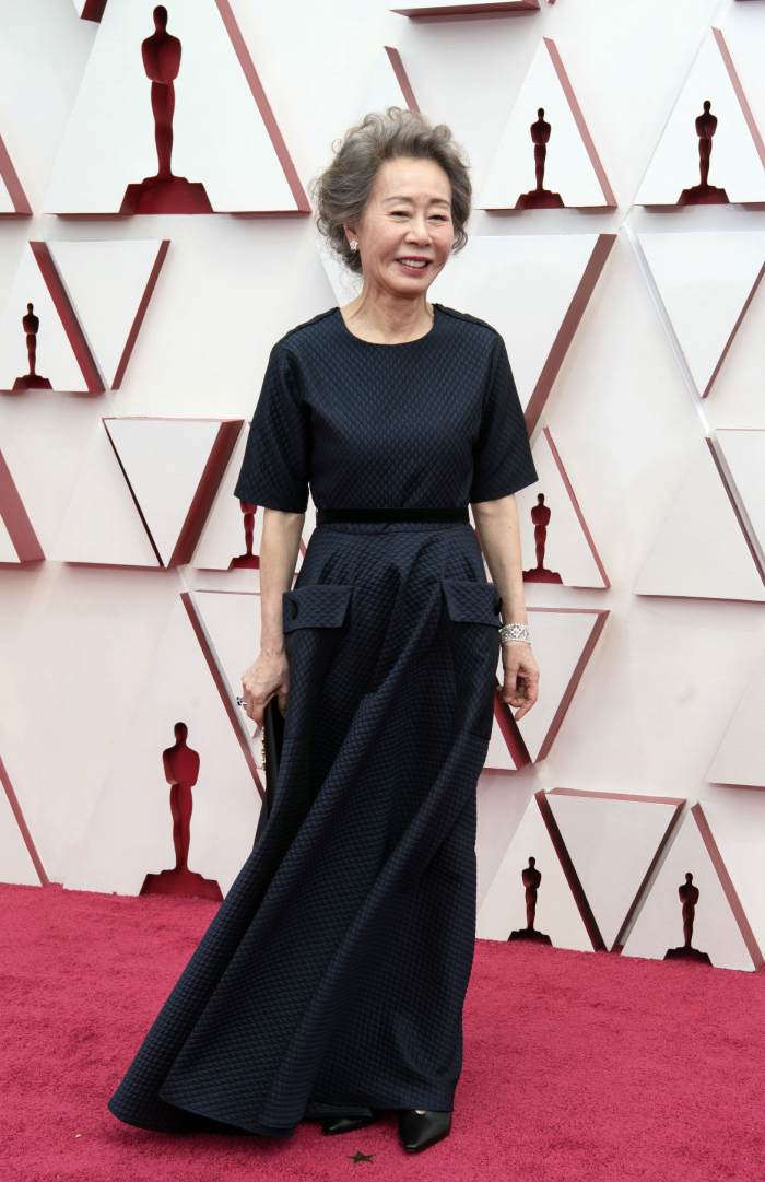 Youn　at　the　93rd　Academy　Awards　Red　Carpet