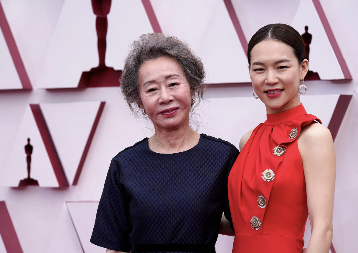 Veteran actress Youn Yuh-jung becomes first Korean to win acting Oscar -  The Korea Economic Daily Global Edition
