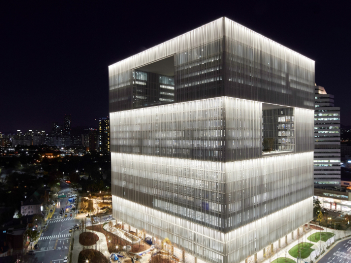 Amorepacific　Group's　global　headquarters　in　Yongsan,　South　Korea