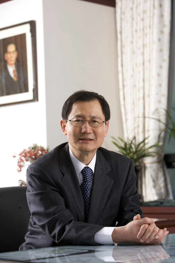 Kumho Petrochemical's resigning chairman Park Chan-koo