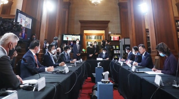 South　Korean　President　Moon　Jae-in　speaks　at　the　bilateral　business　roundtable　May　21　in　Washington,　D.C.