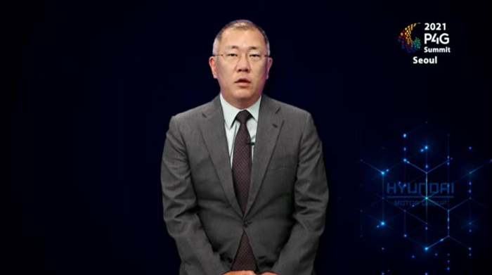 Hyundai　Motor　Group　Chairman　Chung　Euisun　speaks　at　the　2021　P4G　Seoul　Summit.