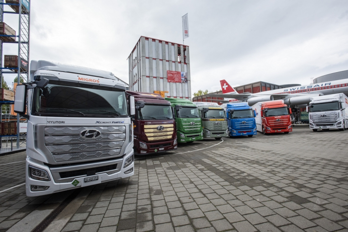 Hyundai's　XCIENT　hydrogen　fuel　cell　trucks