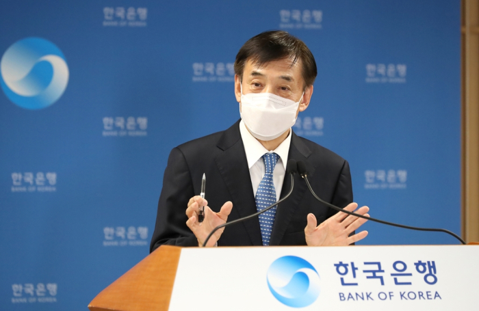 BOK Gov. Lee Ju-yeol speaks at a media briefing after the central bank stands pat on rates.