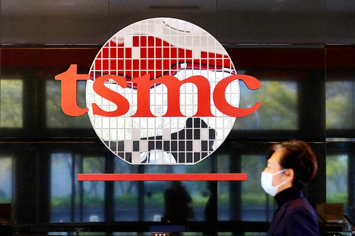 TSMC,　the　world's　largest　foundry　chipmaker