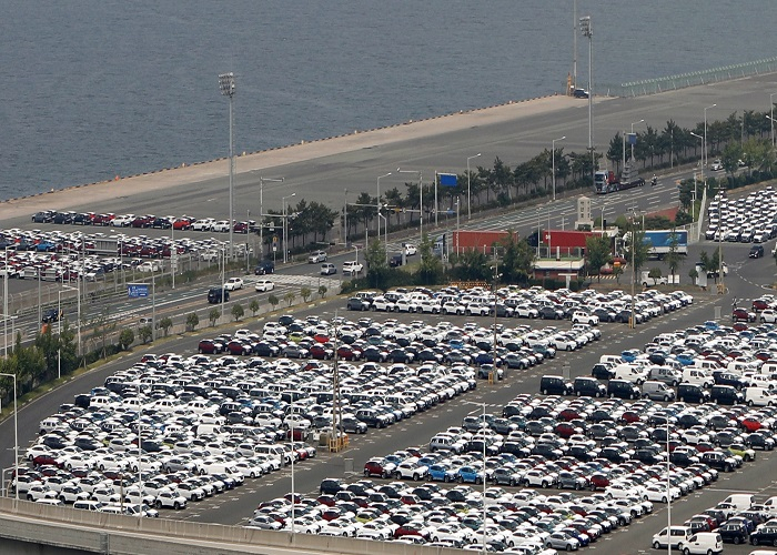 Cars parked at Hyundai Motor plant in Ulsan awaiting export.