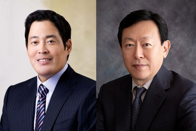 Shinsegae Group Vice Chairman Chung Yong-jin (left); Lotte Group Chairman Shin Dong-bin (right)