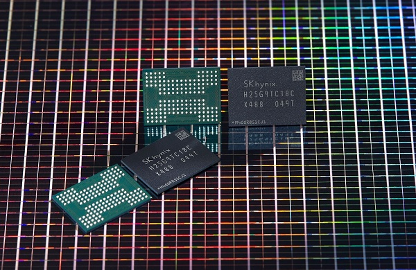 SK Hynix’s 176-layer NAND flash developed last year for mobile device uses.