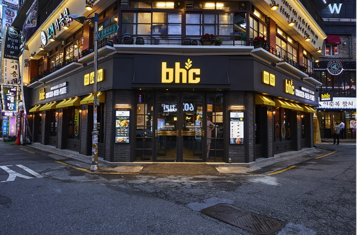 Korea's　No.　2　fried　chicken　franchise　BHC