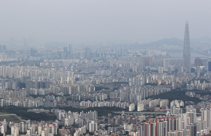 Apartments　in　the　wealthy　Gangnam　district　of　Seoul