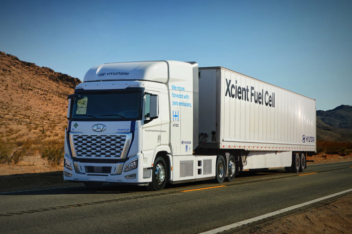 Hyundai　Motor’s　XCIENT　hydrogen　fuel　cell　trucks