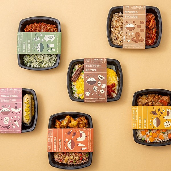 Cookat specializes in ultra-convenient HMR products such as rice bowls.