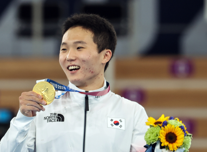 Men’s　vault　gold　medalist　Shin　Jea-hwan　at　the　Tokyo　Olympic　Games.