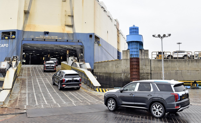 Hyundai　Motor’s　SUV　Palisades　loading　for　export