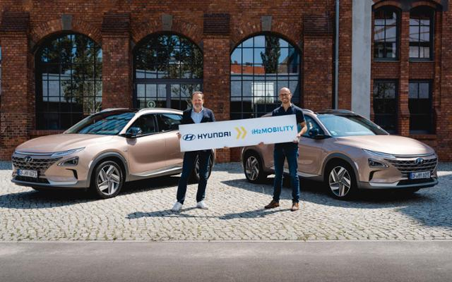 Hyundai Motor and H2 Mobility sign an equity investment deal